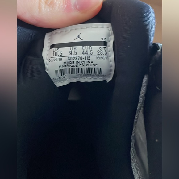 Air Jordan “Space Jam” 9s - Picture 2 of 5